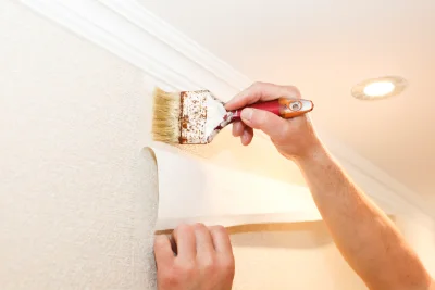 Pose de papier peint à Pizieux — revêtements muraux et toiles de verre